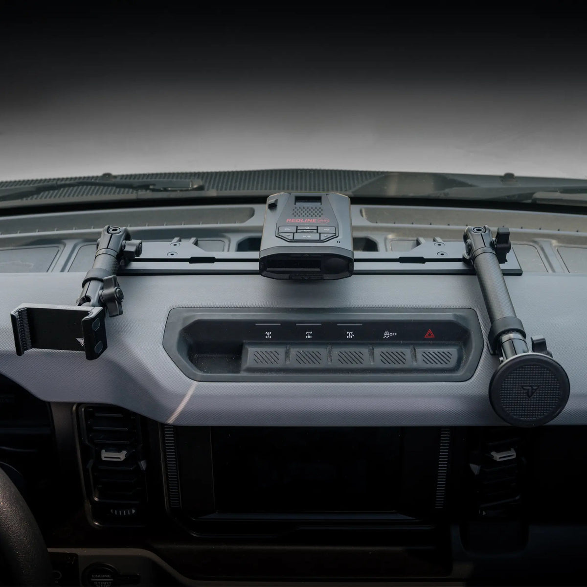 2021+ Ford Bronco & Bronco Raptor (Non-Sport) Tackform Slim Track Dash Bracket With 20LITE Phone Mount - Xtrusion Overland