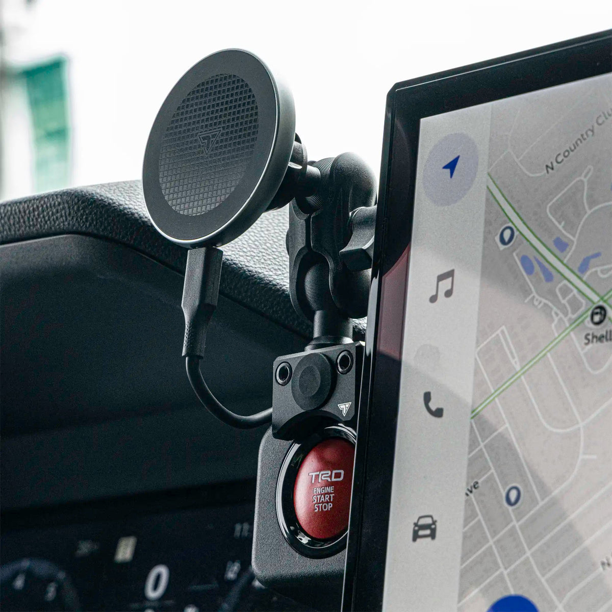 2024+ Toyota Tacoma (8" & 14" Screen) & 2025+ Toyota 4Runner LINK™ Dash Clip with MagSafe Charging Phone Holder - Xtrusion Overland
