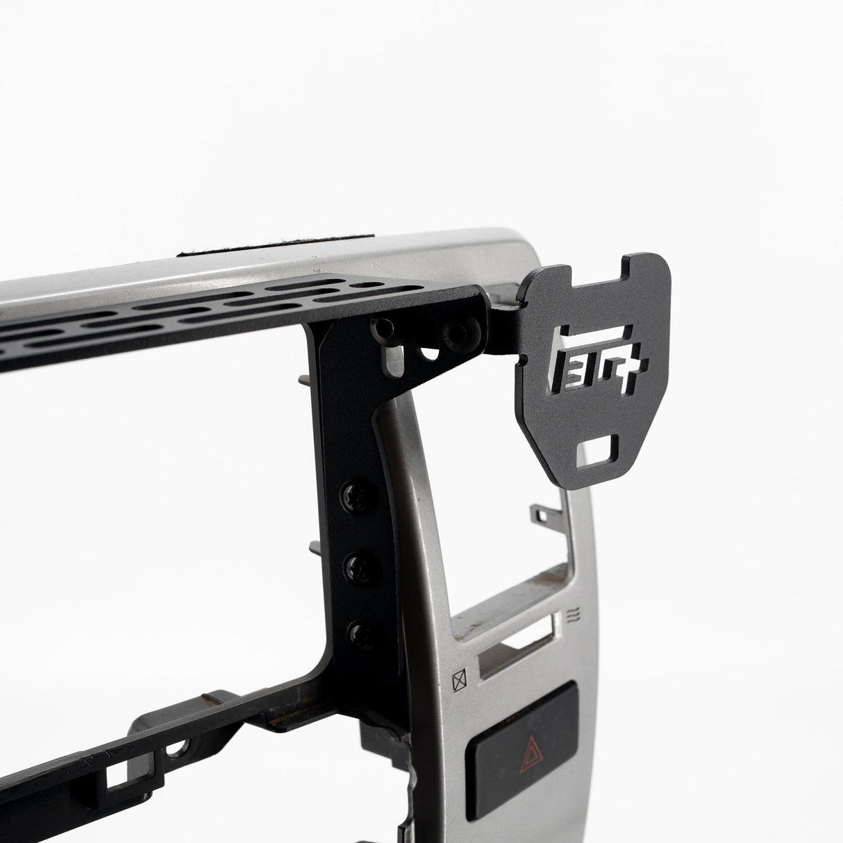 4th Gen 4Runner (03 - 09) Center Console Modular Accessory Dash Mount (MAM) - Xtrusion Overland