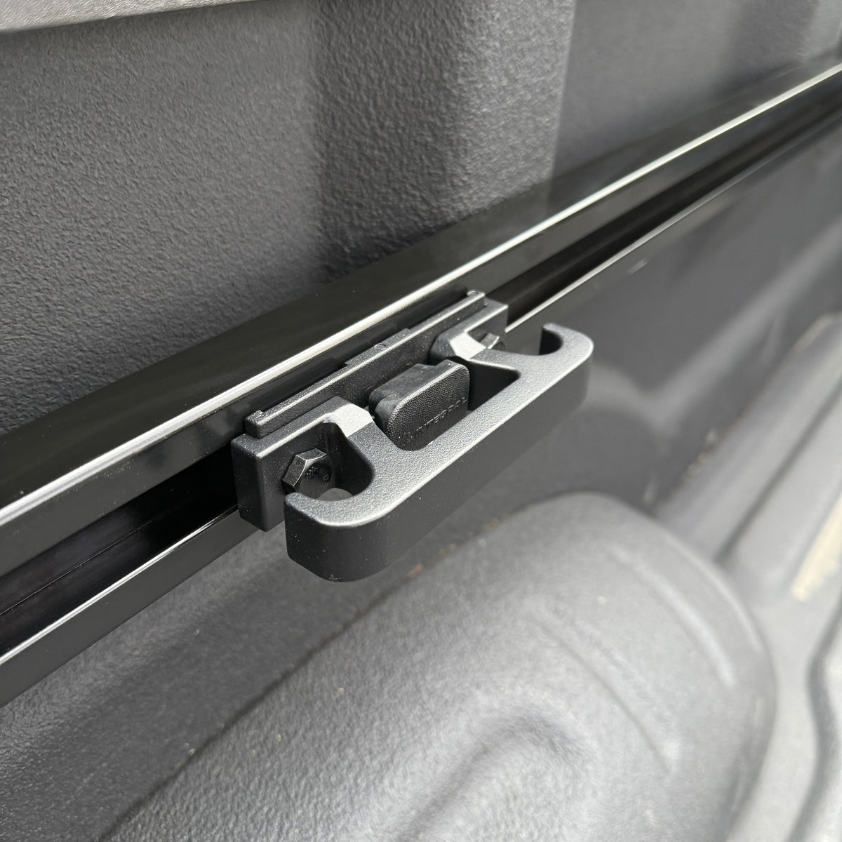 Integral Rails + Tie-down Cleats - Ford F150 & Raptor 2015+ (5.5' Bed Only)