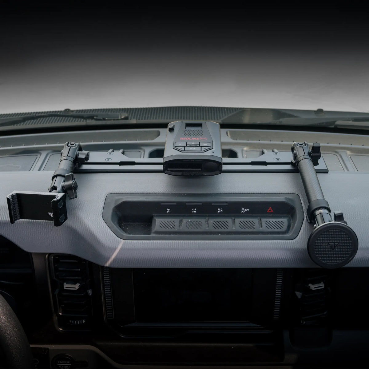 2021+ Ford Bronco & Bronco Raptor (Non-Sport) Tackform Slim Track Dash Bracket With 20LITE Phone Mount