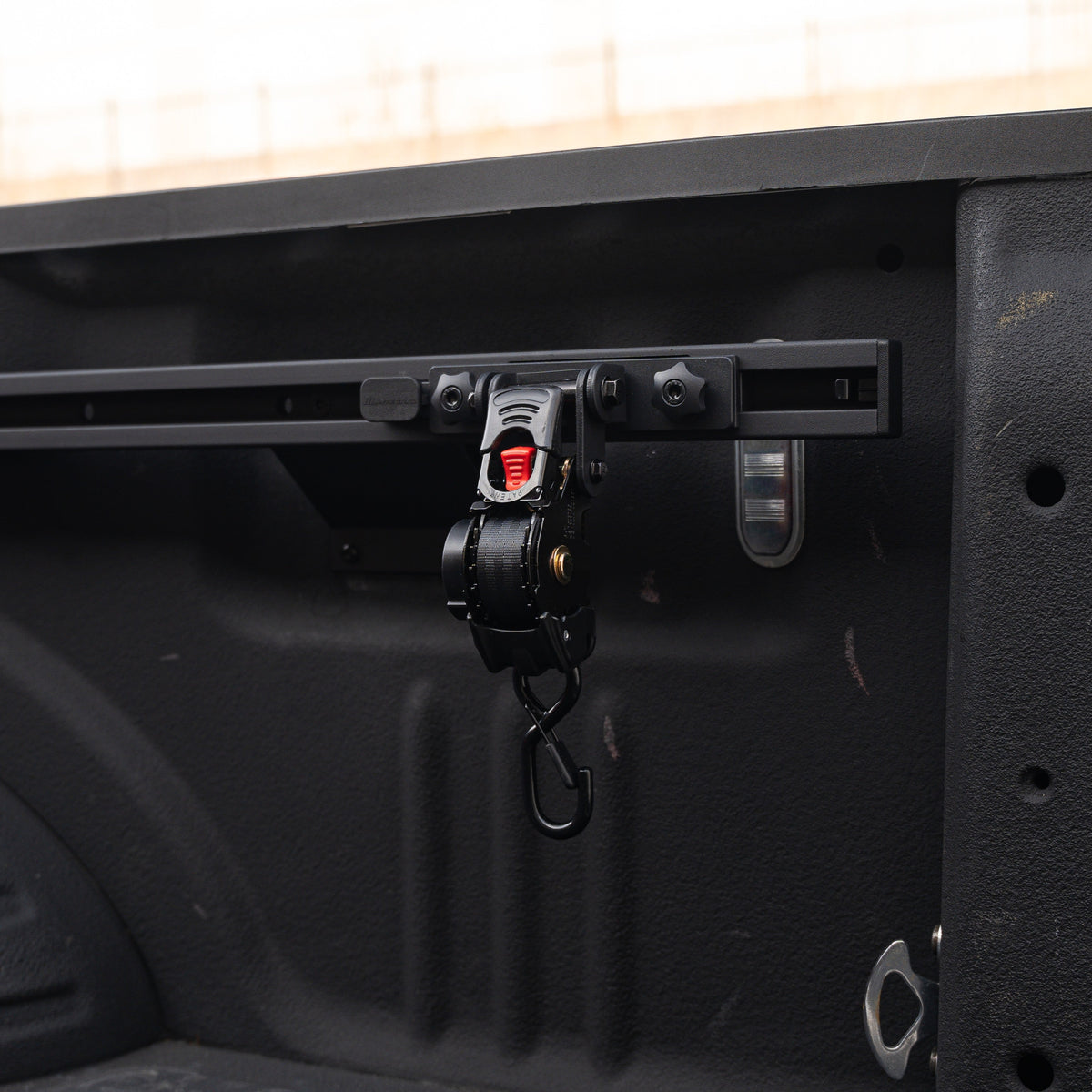 Integral Rails + Tie-down Cleats - Ford F150 & Raptor 2015+ (5.5' Bed Only)