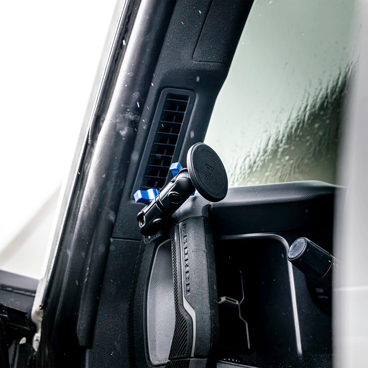 2021+ Ford Bronco LINK™ MagSafe Charging Phone Mount for Accessory Ready / Grab Handle with 3.5" DuraLock™ Arm