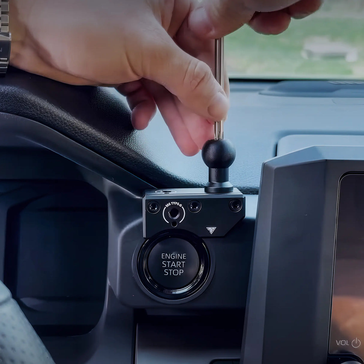 2024+ Toyota Tacoma (8" Screen ONLY) & 2025+ 4Runner LINK™ Dash Clip with 20LITE Universal Phone Holder