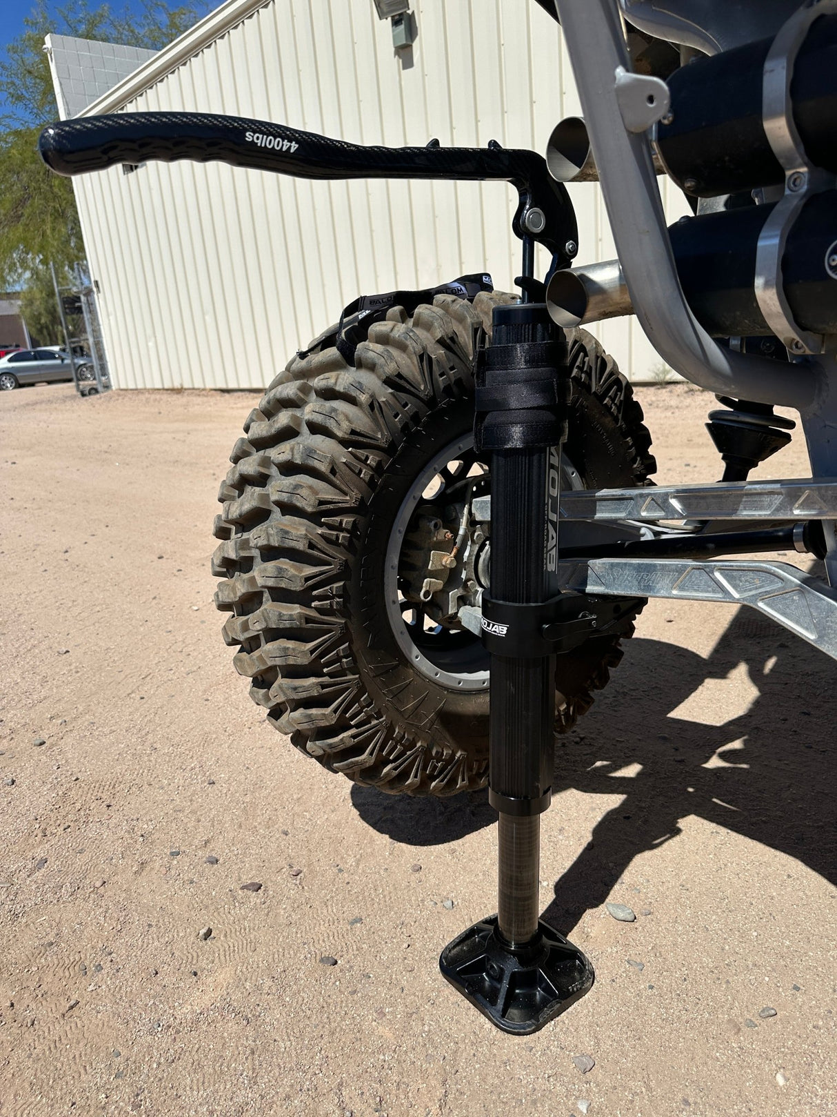 CarbonPro Compact Hydraulic Jack with Mounting Clamps MLH 40'' - Xtrusion Overland