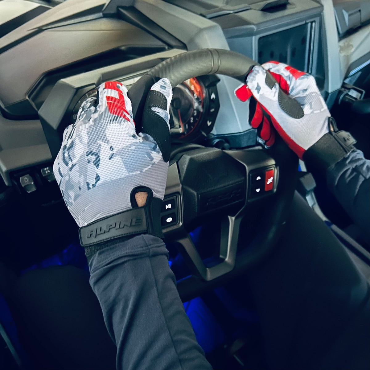 CLEARANCE- ALPINE RECON GLOVES - Xtrusion Overland