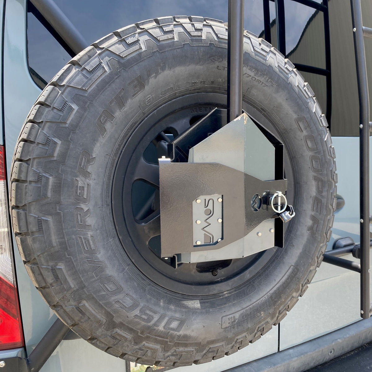 DMOS Delta Shovel Mount - Xtrusion Overland