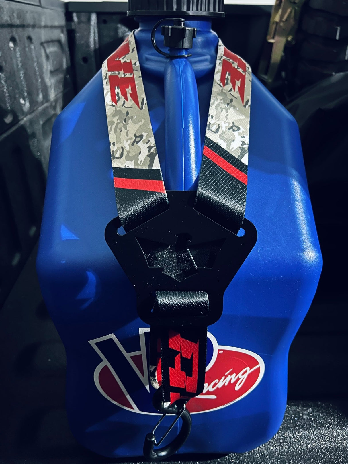 Dual Y Fuel Jug Strap - Recon - Xtrusion Overland