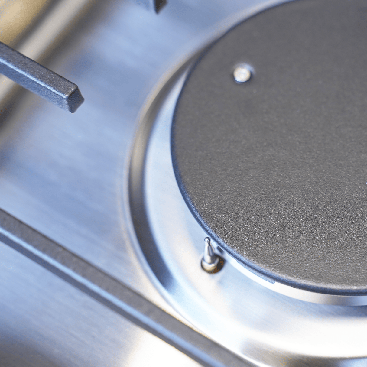 Hitch Kitchen Insert with Sink, Dual Burners & Water Pump - Xtrusion Overland