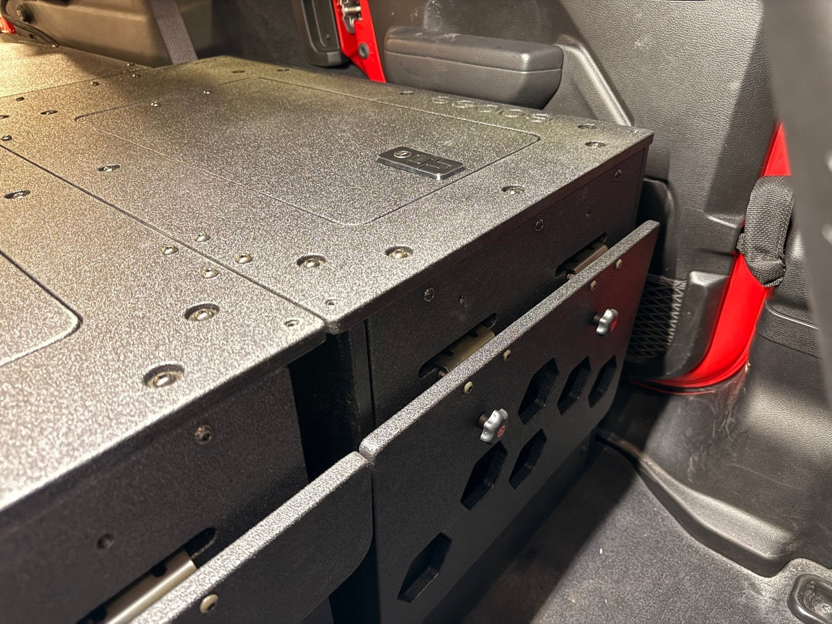 Jeep - Wrangler - 2024-Present - JLU - 4 Door - Explore Series - Seat Delete Plate System - Second Row - Module Based - 10" Module - Xtrusion Overland