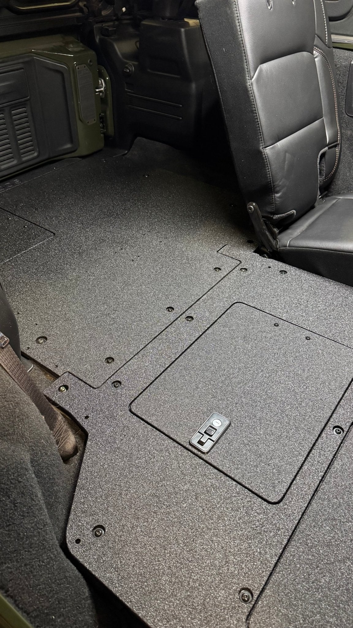 Jeep Wrangler 2024 - Present JLU 4 Door - Second Row Seat Delete Plate System - V2 - Xtrusion Overland
