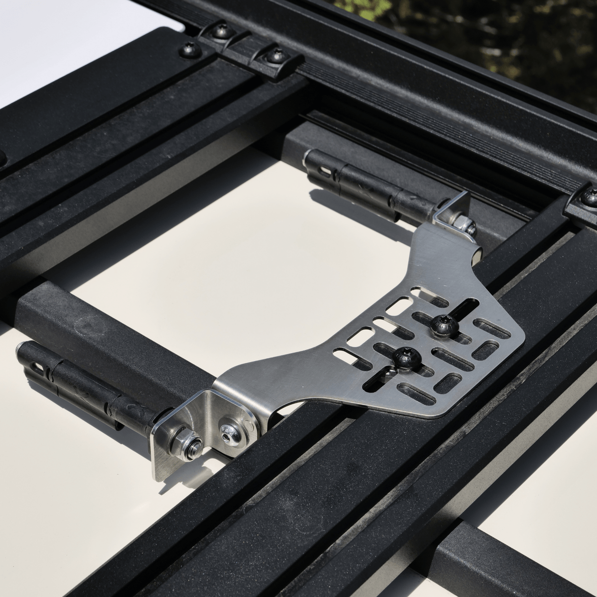 Overland Kitted Stealth Folding MAXTRAX® Roof Rack Mount - Xtrusion Overland