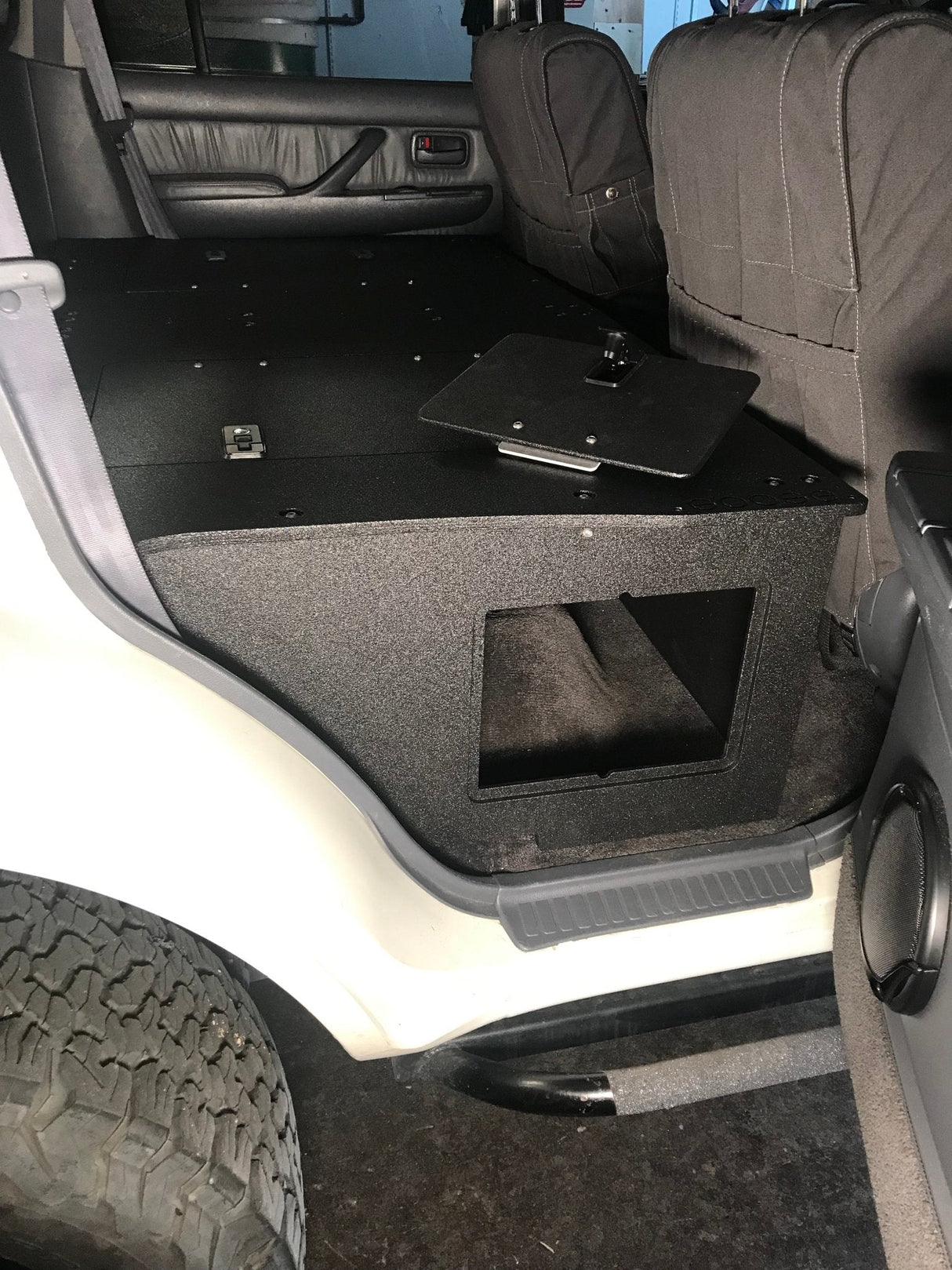 Toyota Land Cruiser 1991 - 1997 80 Series - Second Row Seat Delete Plate System - Module Height Platform - Xtrusion Overland