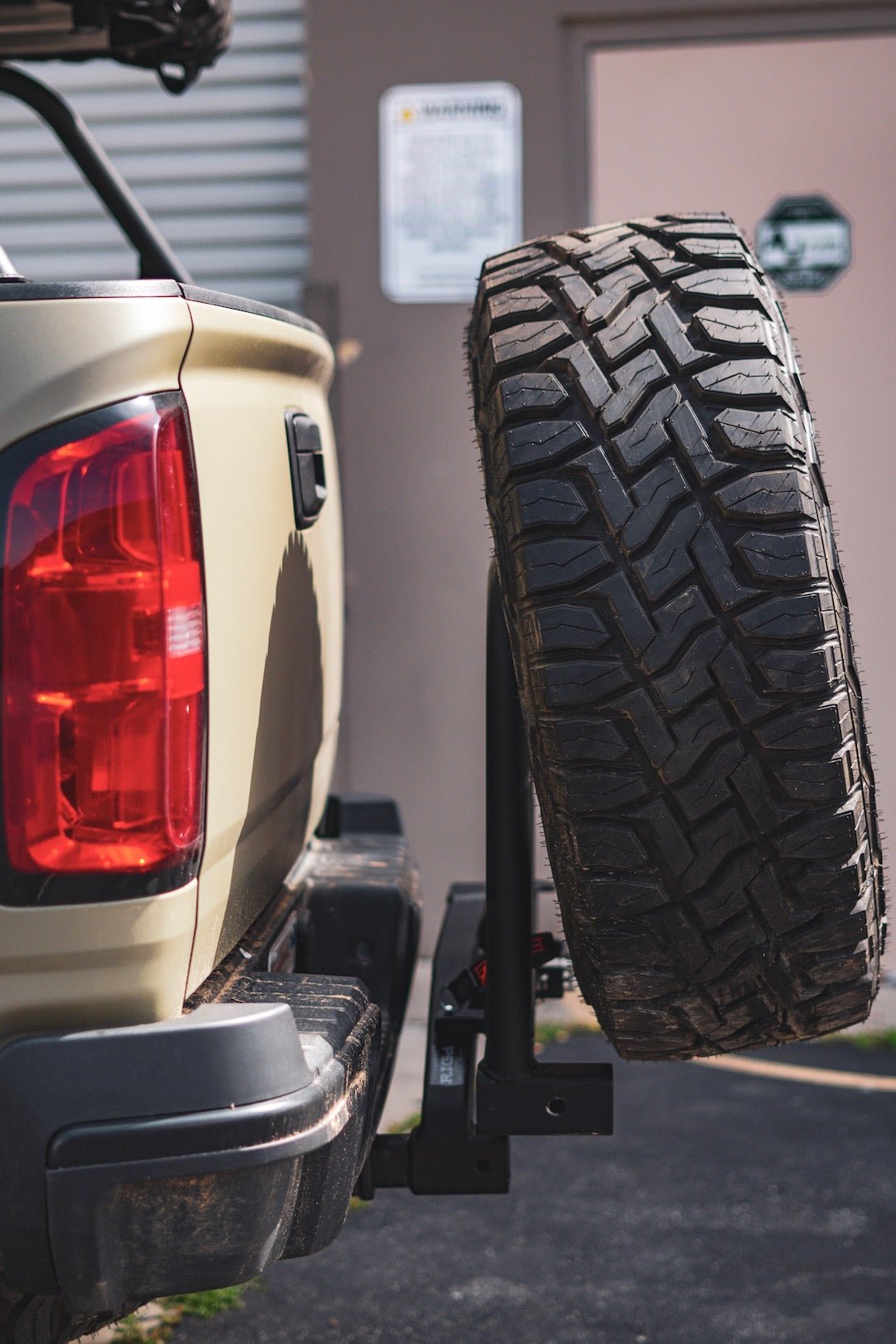 UltraSwing™ Multi-Fit Spare Tire Hitch Mount | RiGd Supply - Xtrusion Overland