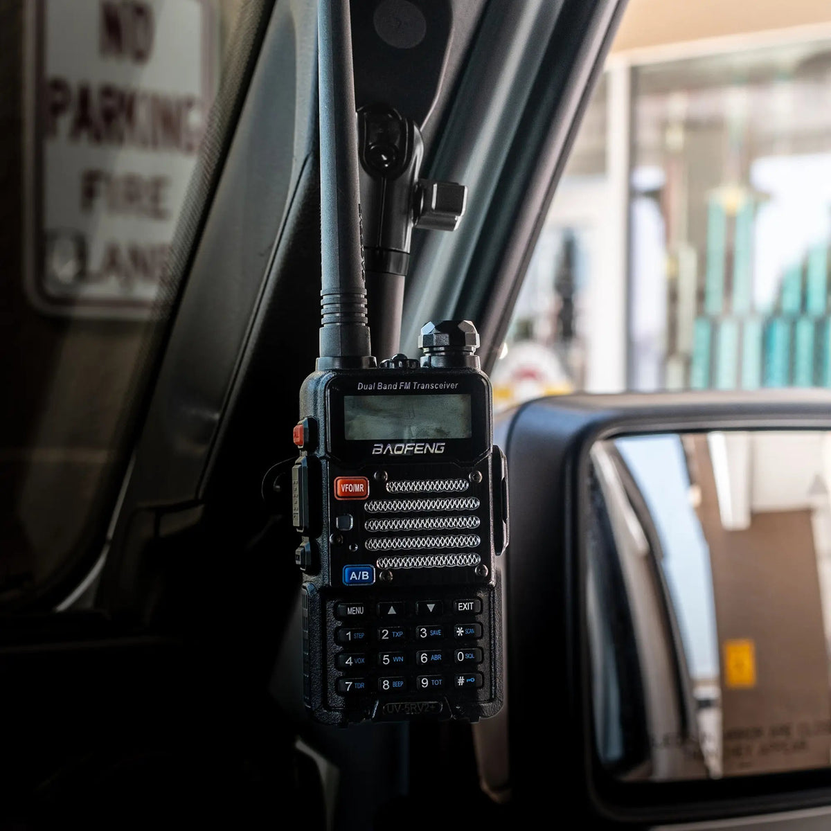 2018-2023 Jeep JL, Gladiator, and 4xe LINK™ Grab Handle Mount With Qi2.2/MagSafe Charging & Cooling Phone Holder | 3.5" Arm - Xtrusion Overland