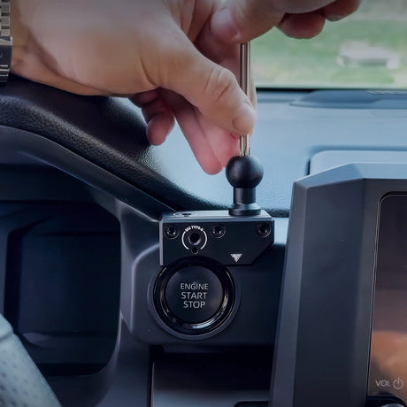 2024+ Toyota Tacoma (8" Screen ONLY) & 2025+ 4Runner LINK™ Dash Clip with Qi2.2/MagSafe Charging & Cooling Phone Holder - Xtrusion Overland