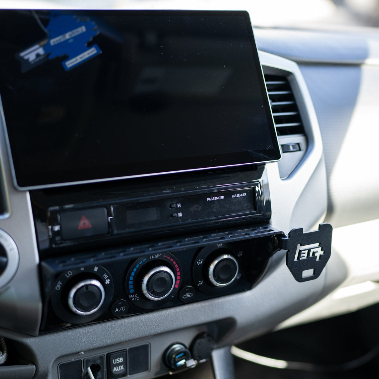 2nd Gen Tacoma (05 - 15) Center Console Modular Accessory Dash Mount (MAM) - Xtrusion Overland