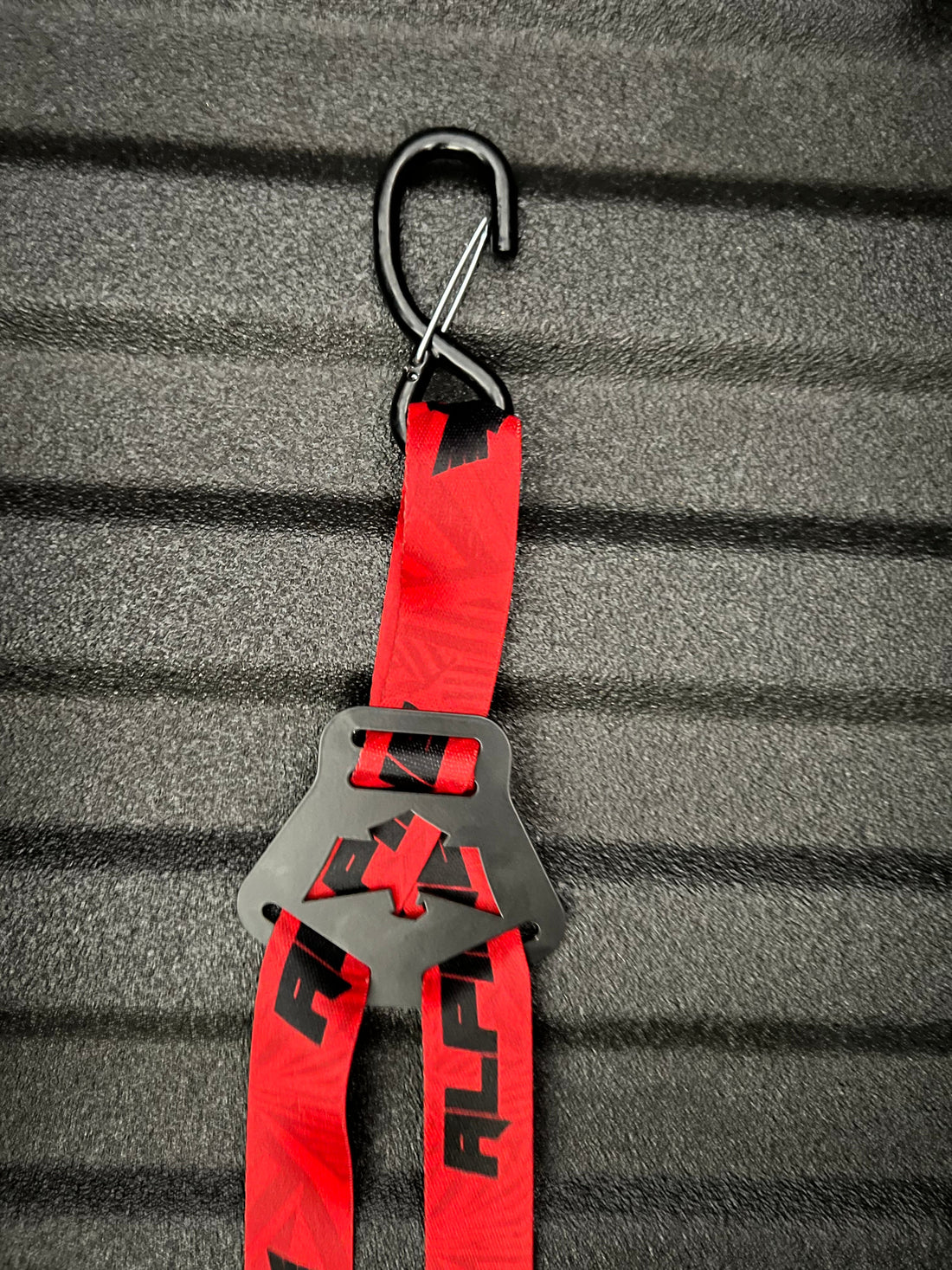 Dual Y Fuel Jug Strap- Red Dazzle