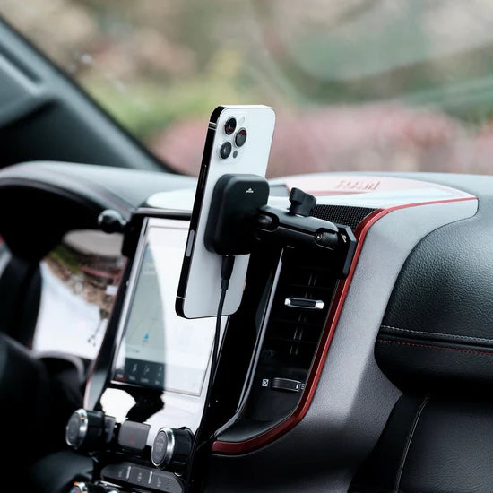 OFFROAM X PEAK DESIGN Ram 1500/2500/3500 (2019-2024) Magnetic Charging Phone Mount