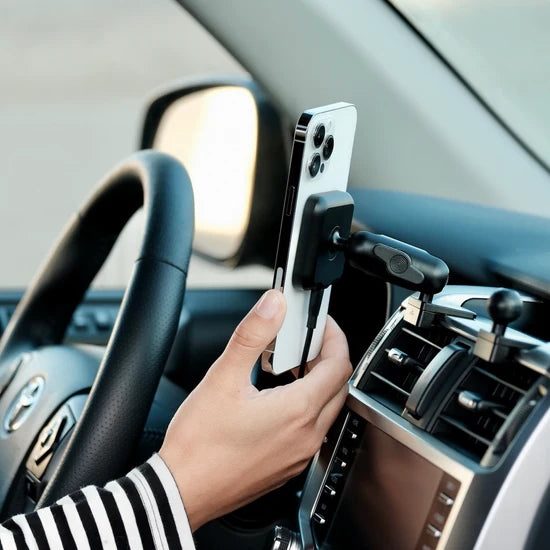 OFFROAM X PEAK DESIGN Toyota 4Runner (2010-2024) Magnetic Charging Phone Mount