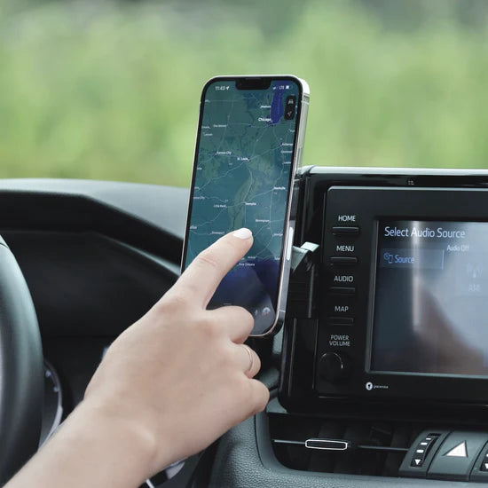 OFFROAM Toyota RAV4 (2019-2024) with 7-in. or 8-in. Toyota Audio Multimedia Phone Mount with MagSafe