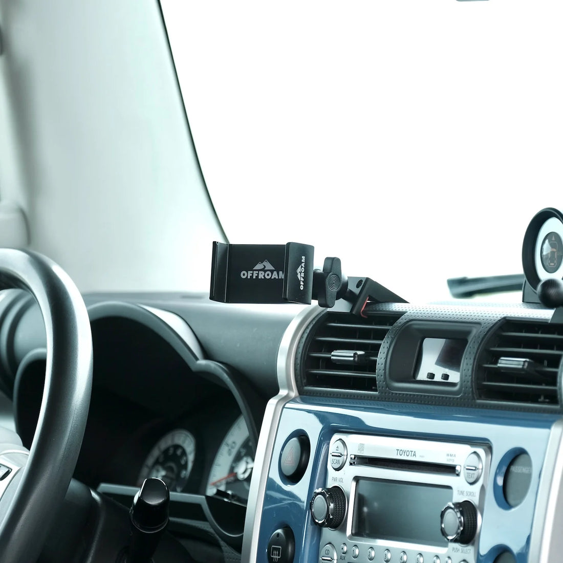 OFFROAM Toyota FJ Cruiser (2007-2014) Phone Mount