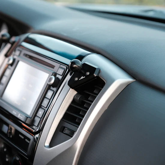 OFFROAM X PEAK DESIGN Toyota Tacoma (2012-2015) Magnetic Charging Phone Mount
