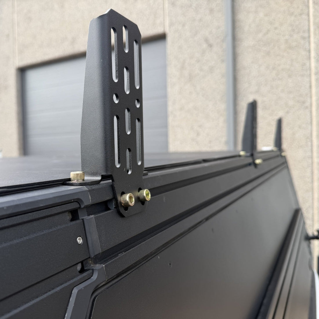 XO.SKLTN Awning Mounts