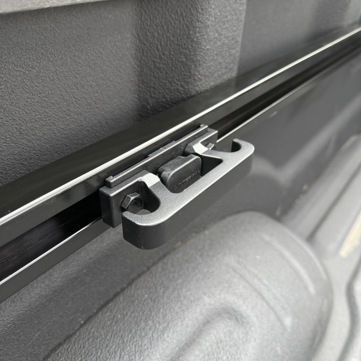 Integral Rails + Tie-down Cleats - Ford Super Duty 2017+