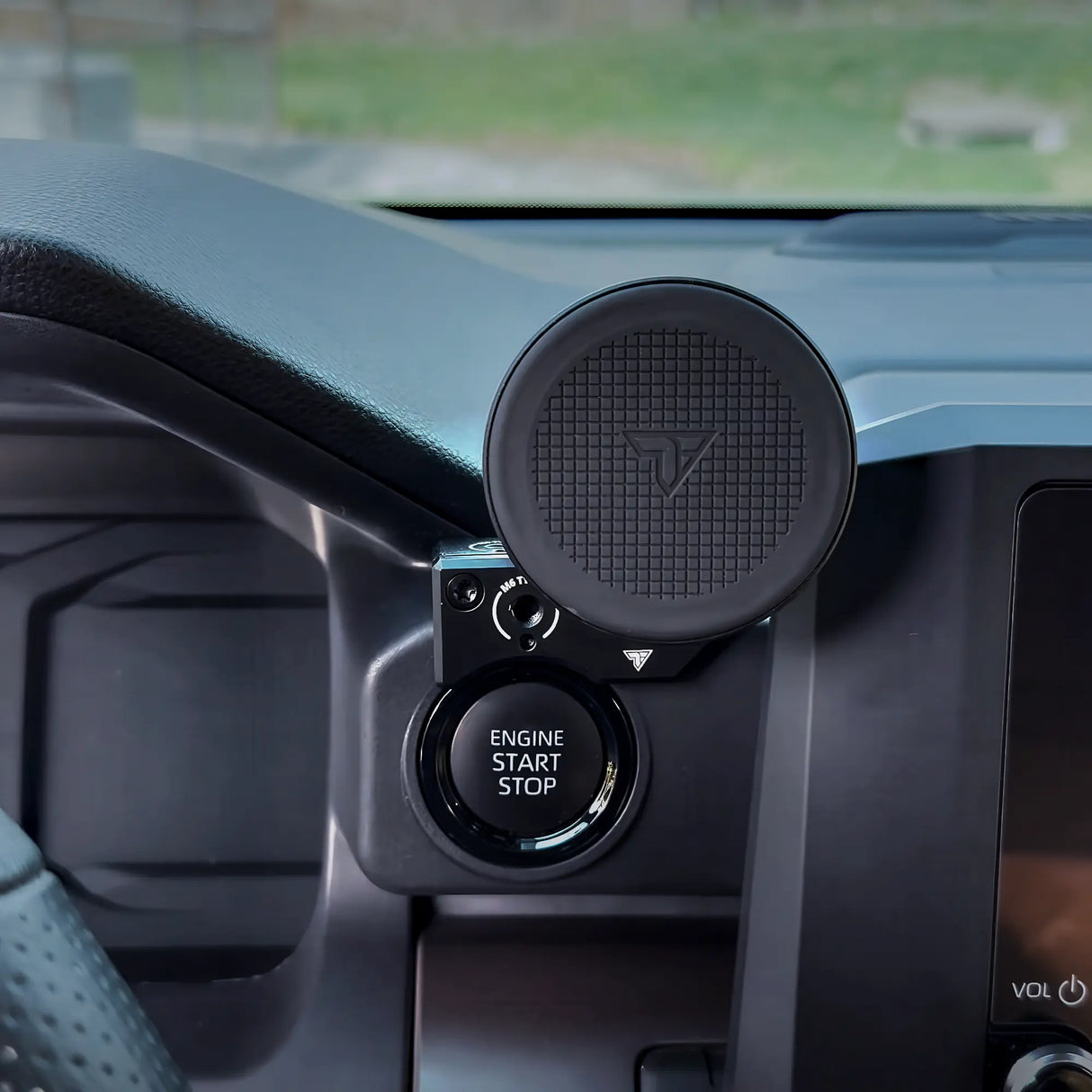 2024+ Toyota Tacoma (8" Screen ONLY) & 2025+ 4Runner LINK™ Dash Clip with 20LITE Universal Phone Holder