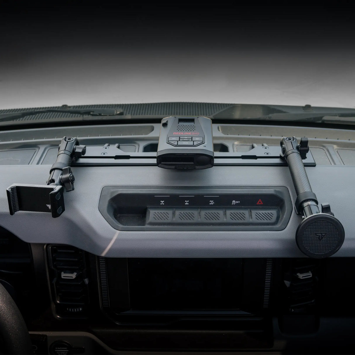 2021+ Ford Bronco & Bronco Raptor (Non-Sport) Tackform Slim Track Dash Bracket With MagSafe Charging Phone Mount