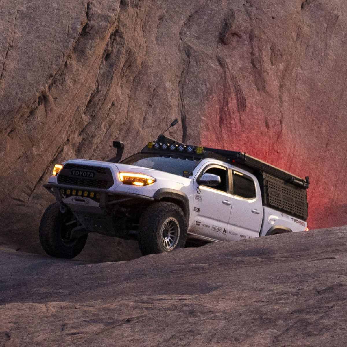 XO.SKLTN All-In-One Topper System - Toyota Tacoma – View 11 | Xtrusion Overland