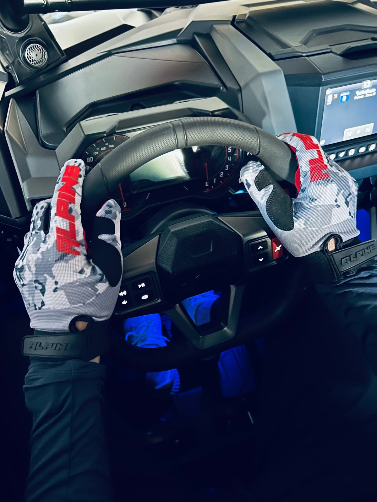 CLEARANCE- ALPINE RECON GLOVES - Xtrusion Overland