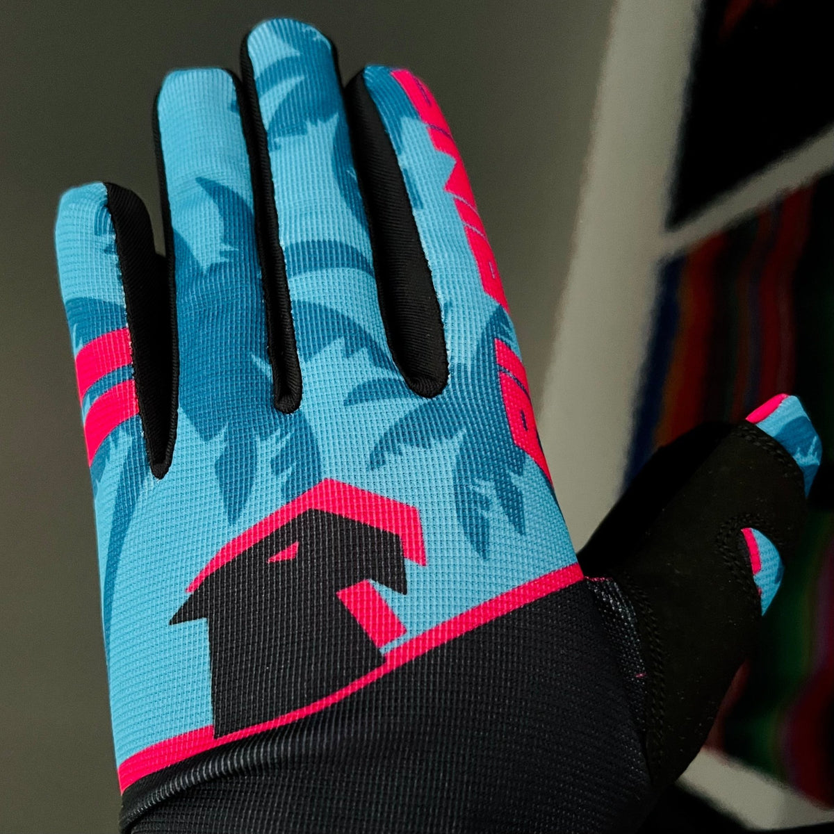 CLEARANCE-MIAMI NIGHTS GLOVES - Xtrusion Overland