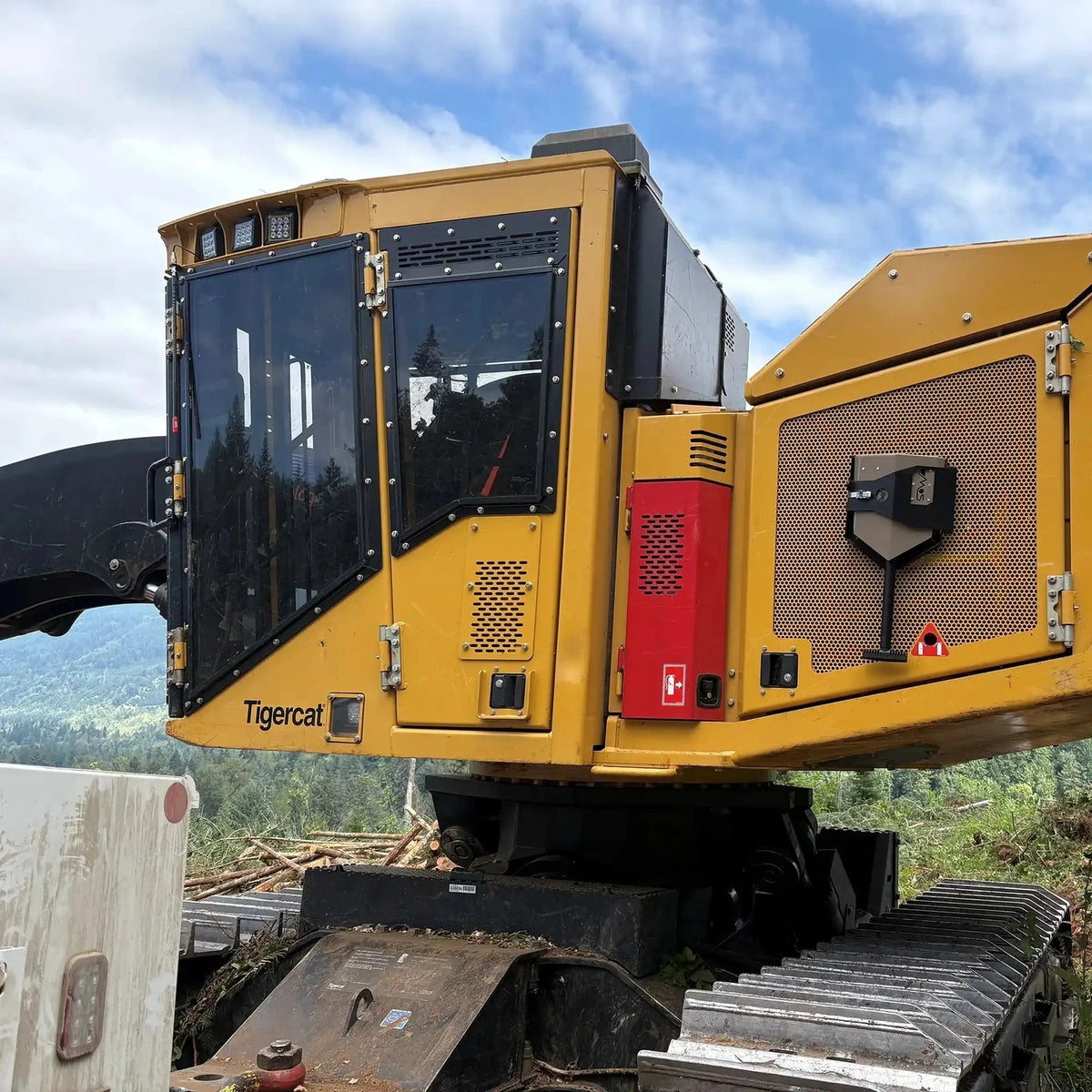 DMOS Delta Shovel Mount - Xtrusion Overland