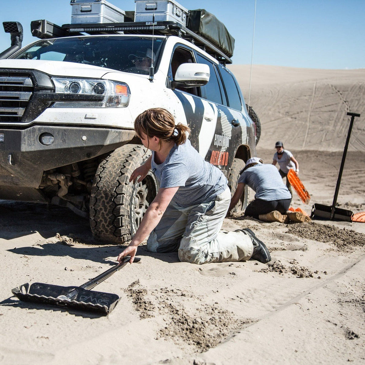 DMOS The Stealth Shovel - Xtrusion Overland