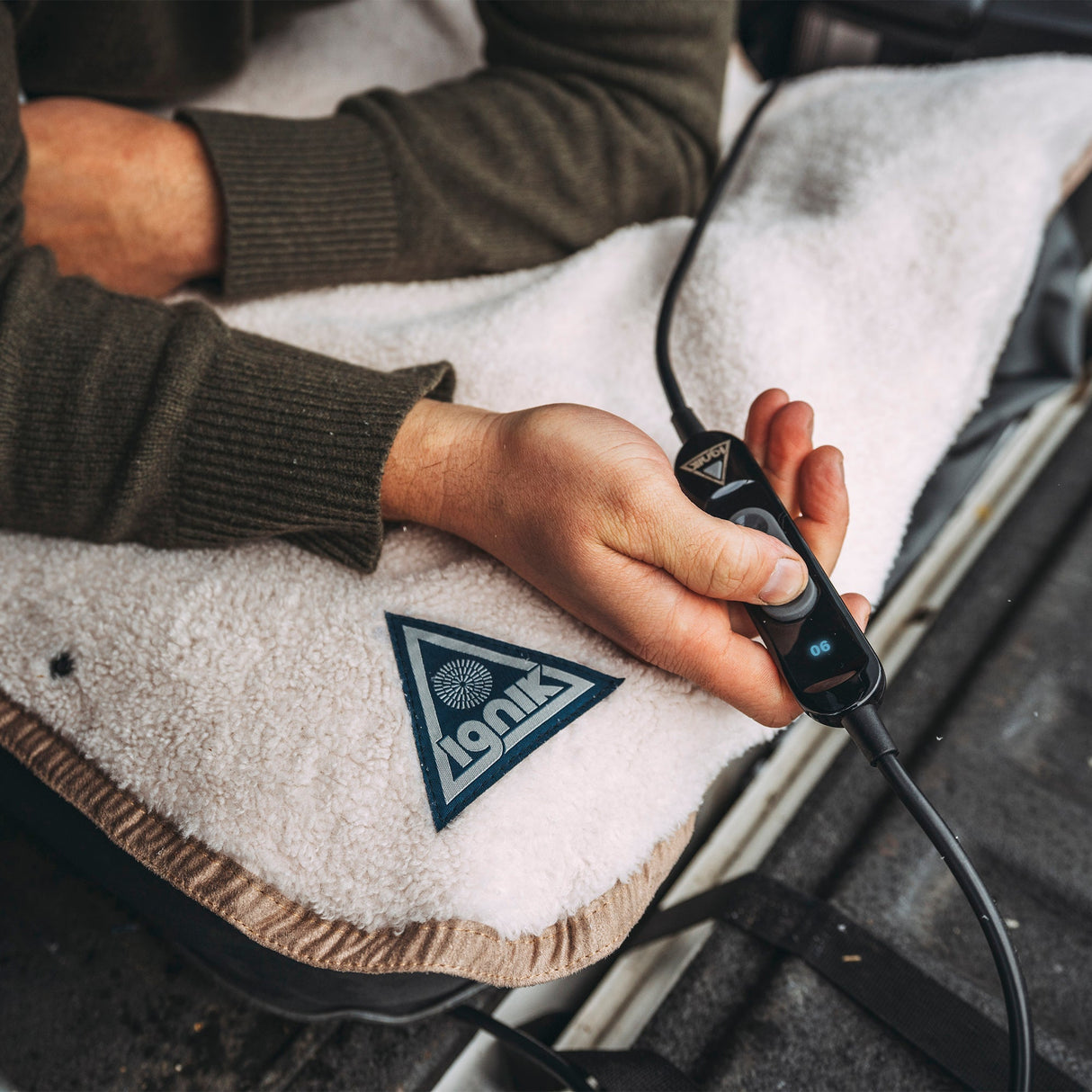 Flipside Heated Bed Cover Fleece - Xtrusion Overland
