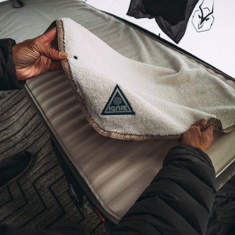 Flipside Heated Bed Cover Fleece - Xtrusion Overland