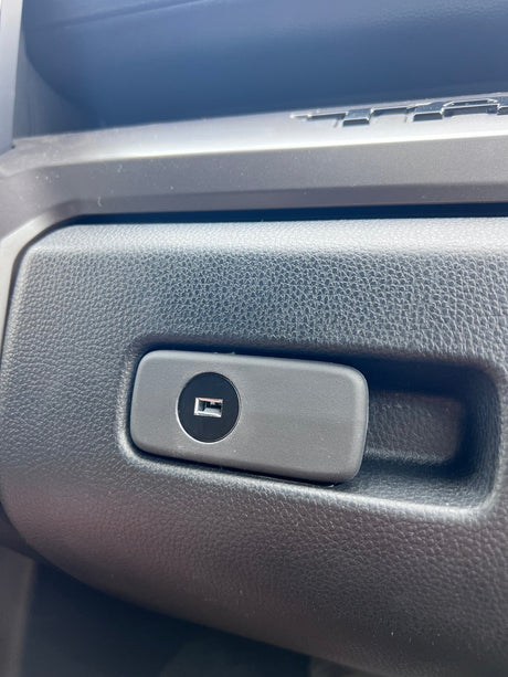 Glove Box Key Blackout - Xtrusion Overland