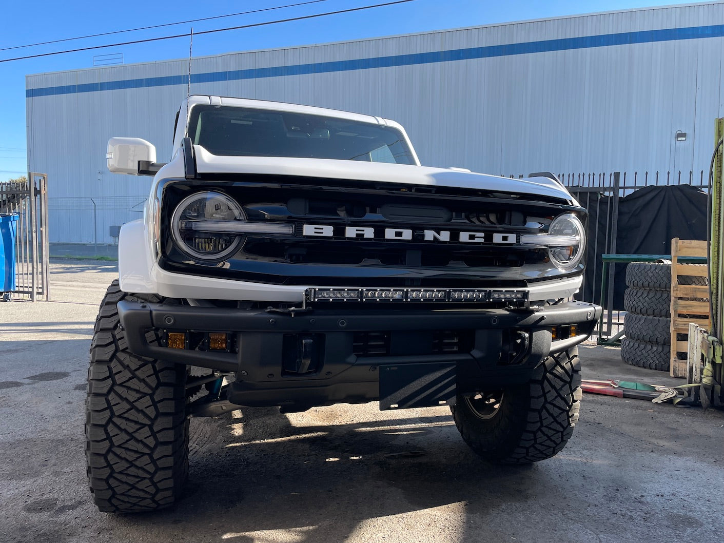 2021+ Ford Bronco 30” Single Row LED Bar Bumper Mount