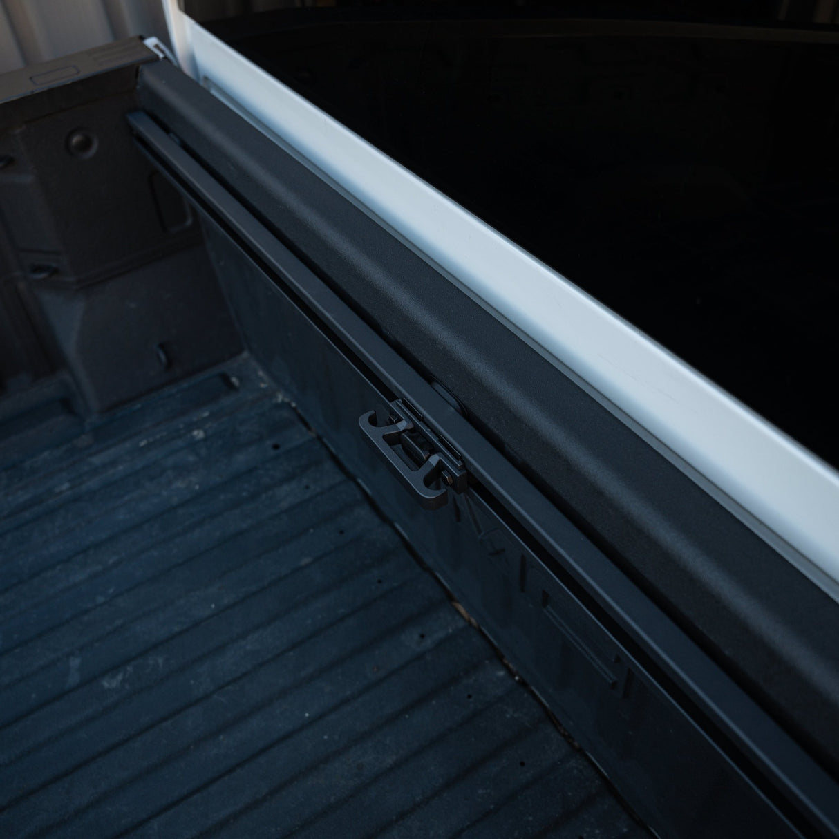 Integral Bulkhead Rail - Chevrolet & GMC 1500 & HD - Xtrusion Overland