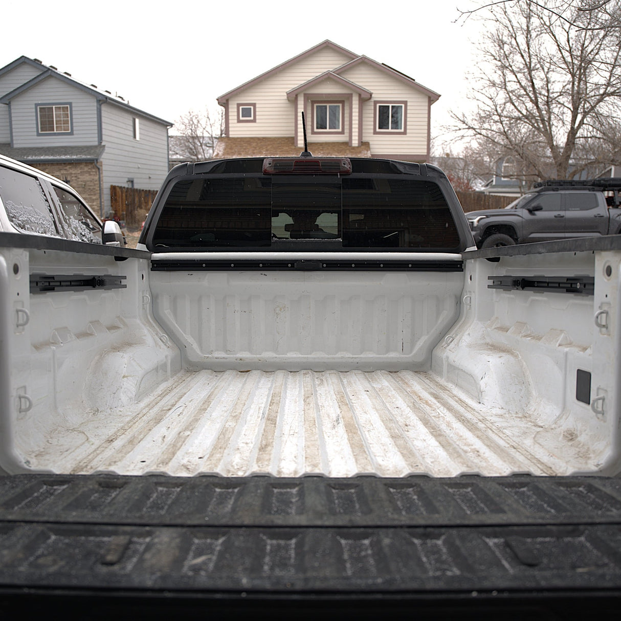 Integral Rails - Bedside Rail System - Chevrolet Colorado & GMC Canyon (2023+) - Xtrusion Overland