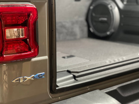 Jeep Wrangler 2021 - Present 4xe 4 Door - Rear Plate System - Xtrusion Overland