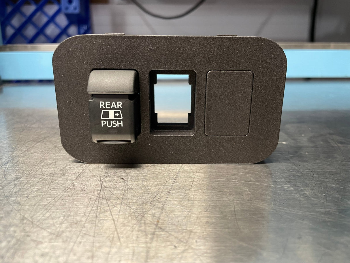 Modular Insert for 3 Short Switches - Xtrusion Overland