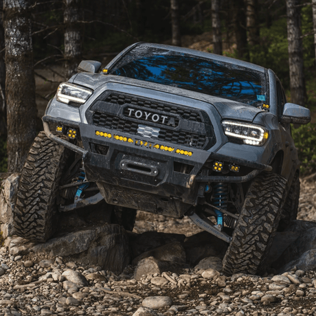 Tacoma Hybrid Front Bumper / 3rd gen / 2016 - 2023 - Xtrusion Overland