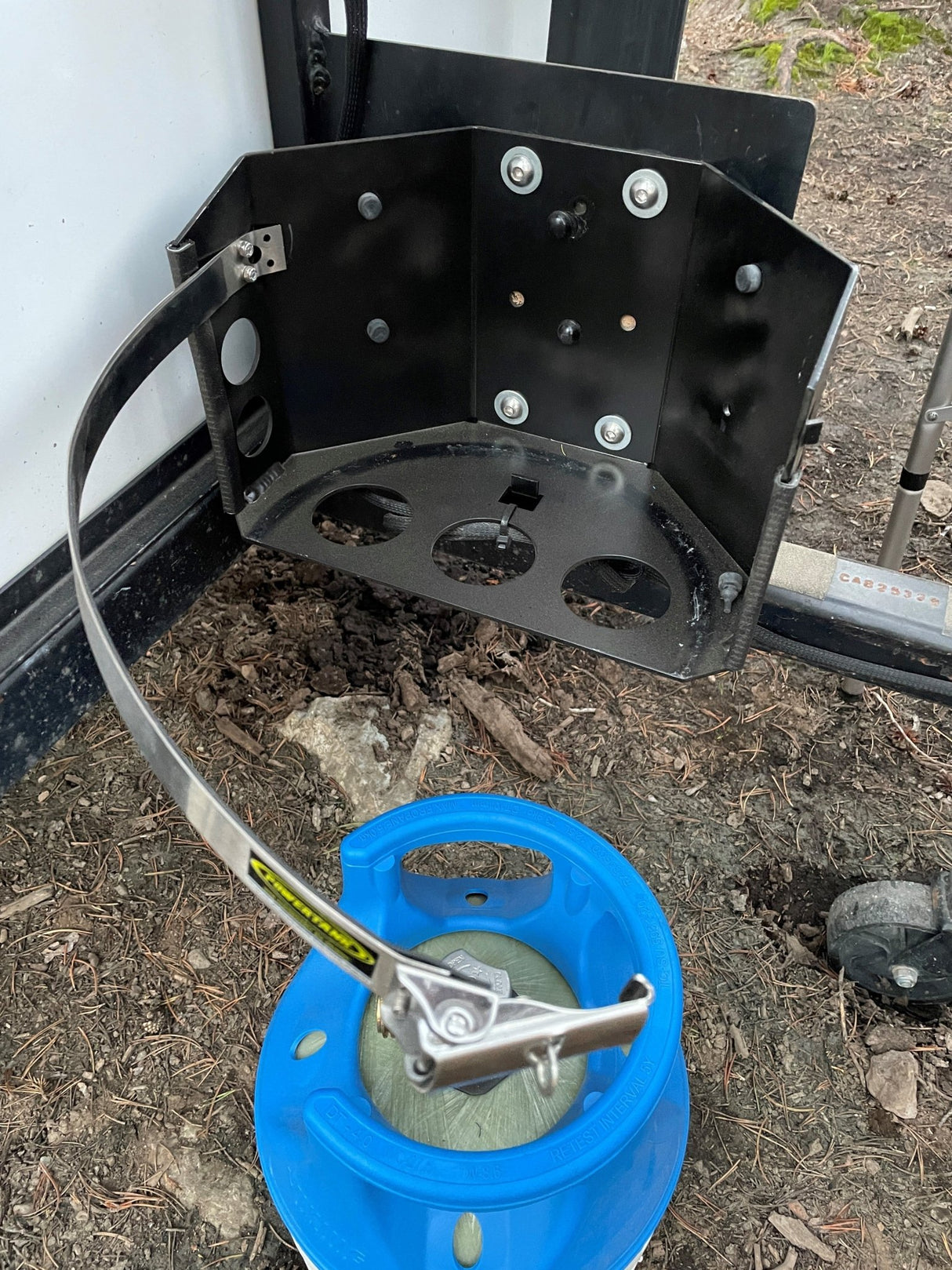 Tor LOCKER Bracket for 11 lb Squatty Propane Tank & 11 lb Viking Composite Tank - Xtrusion Overland