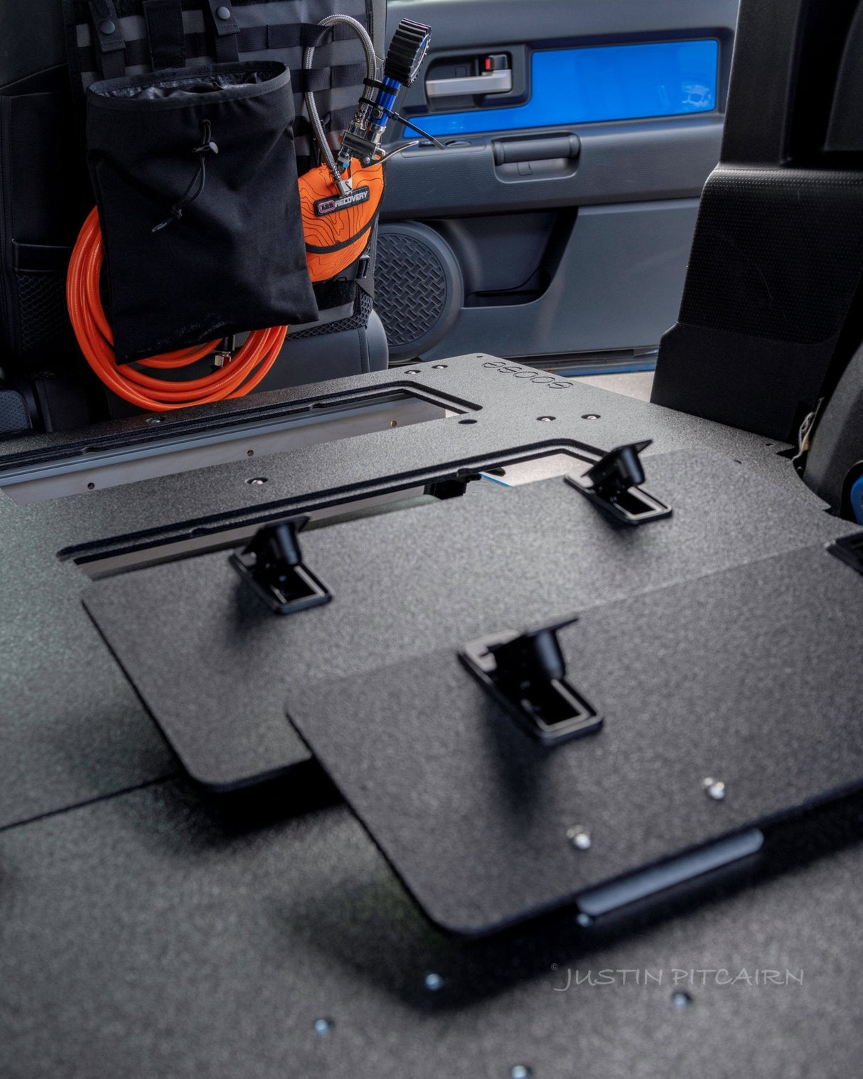 Toyota FJ Cruiser 2006 - 2014 - Second Row Seat Delete Plate System - Xtrusion Overland