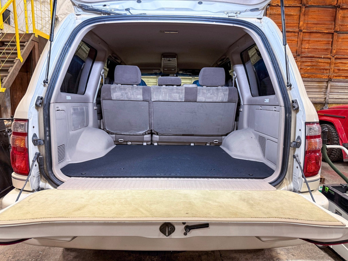 Toyota Land Cruiser 1998-2007 100 Series - Rear Plate System - Xtrusion Overland