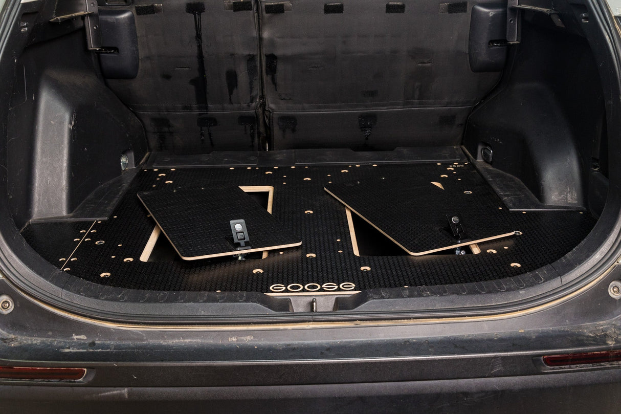 Toyota Rav4 2019 - Present 5th Gen. - Rear Plate System - Xtrusion Overland