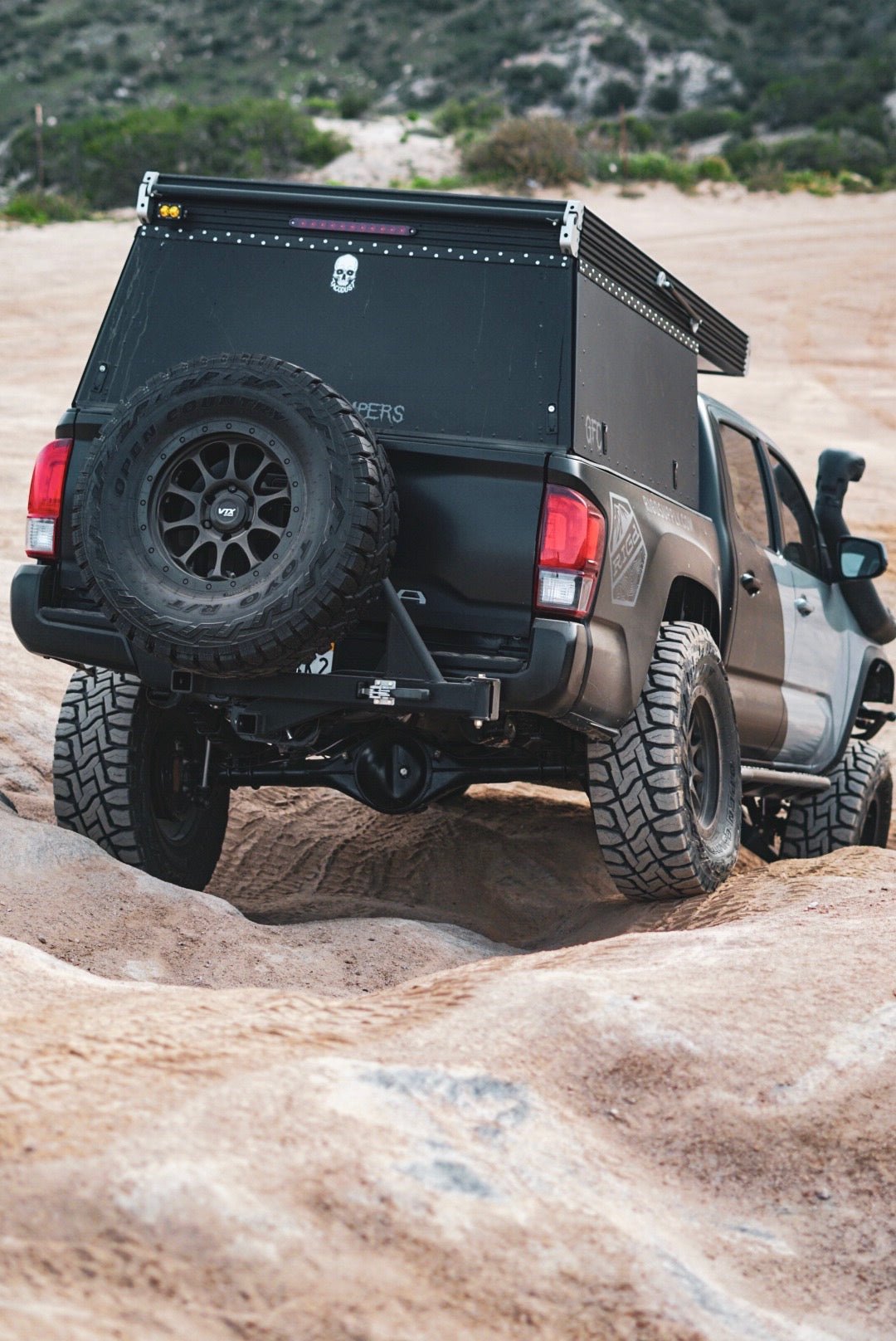 UltraSwing™ Multi-Fit Spare Tire Hitch Mount | RiGd Supply - Xtrusion Overland